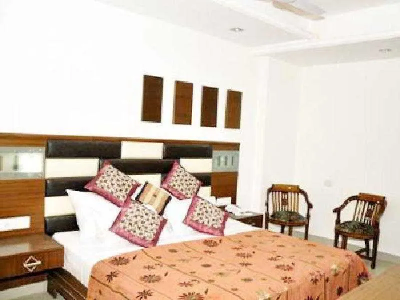 Hotel Sarthak Palace Near Karol Bagh Metro Station New Delhi