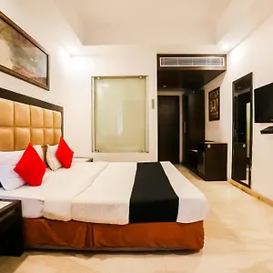 3* Hotel Livasa Near Blk Hospital